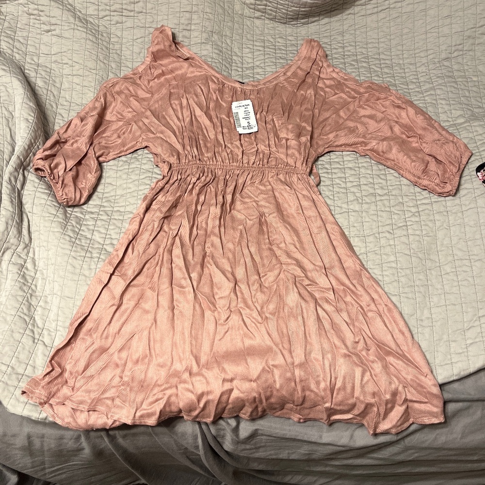 Half sleeved, short pink dress